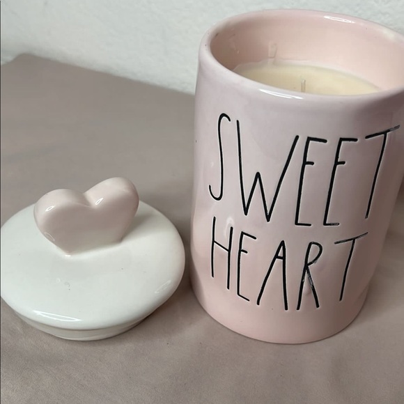Rae Dunn Valentine Sweetheart Candle - Picture 3 of 3